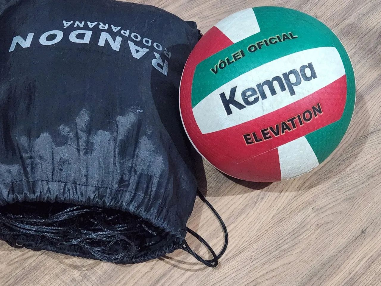Bola de Vôlei e Rede