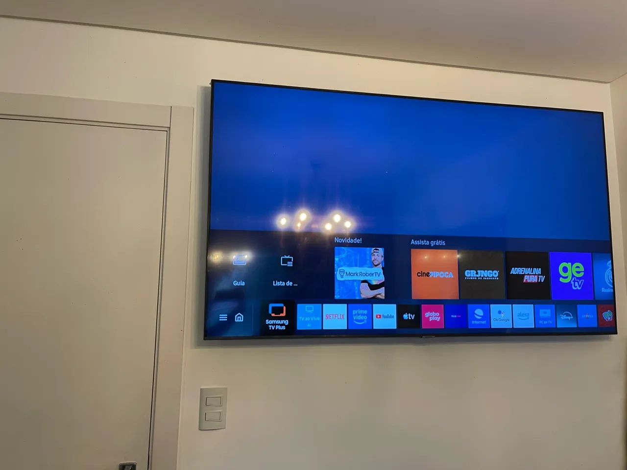 Tv Samsung 55 polegadas super nova. 