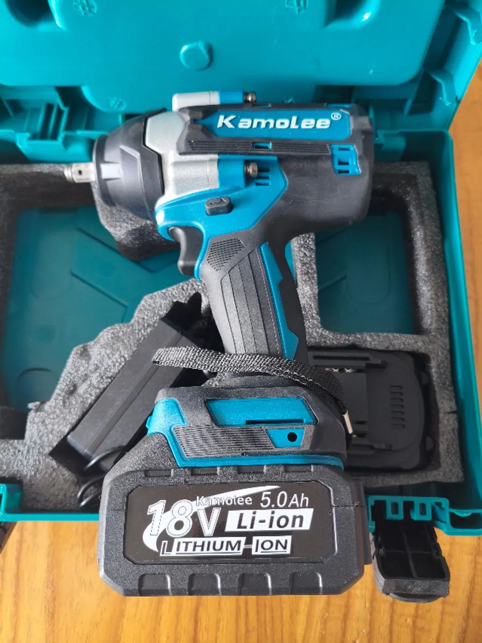 Chave de impacto Kamolee - 1800 n.m, 2 baterias - Ferramentas de
