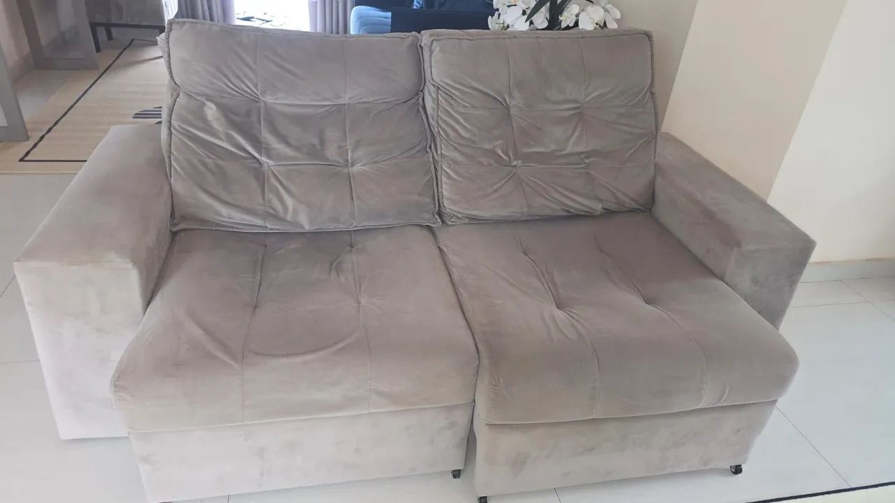 Vendo Sofá luxuoso de 2 lugares reclinavel e retrátil - Foto 2