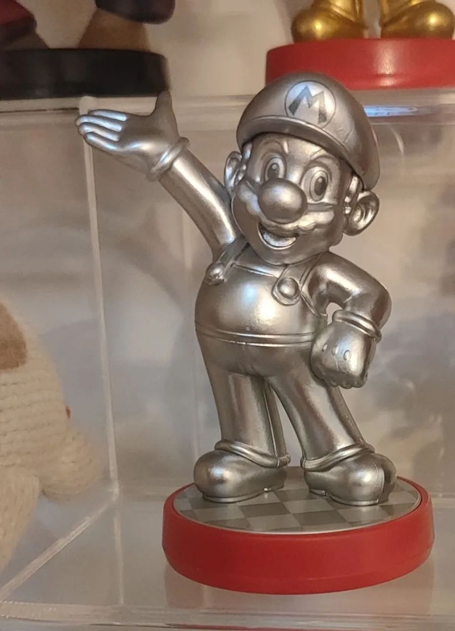Amiibo Mario Silver 