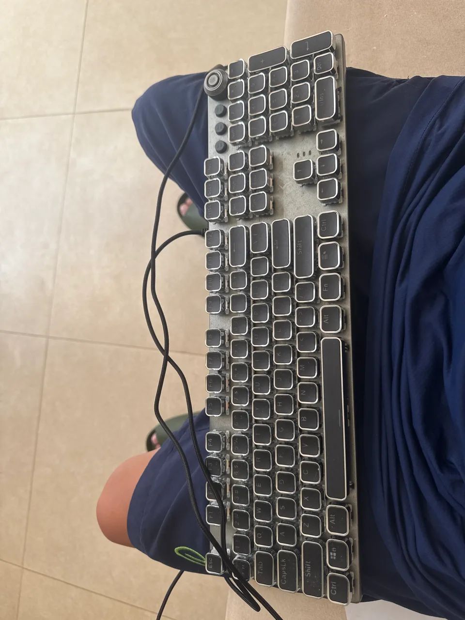 Teclado gamer mecânico switch blue com rgb  - Foto 2