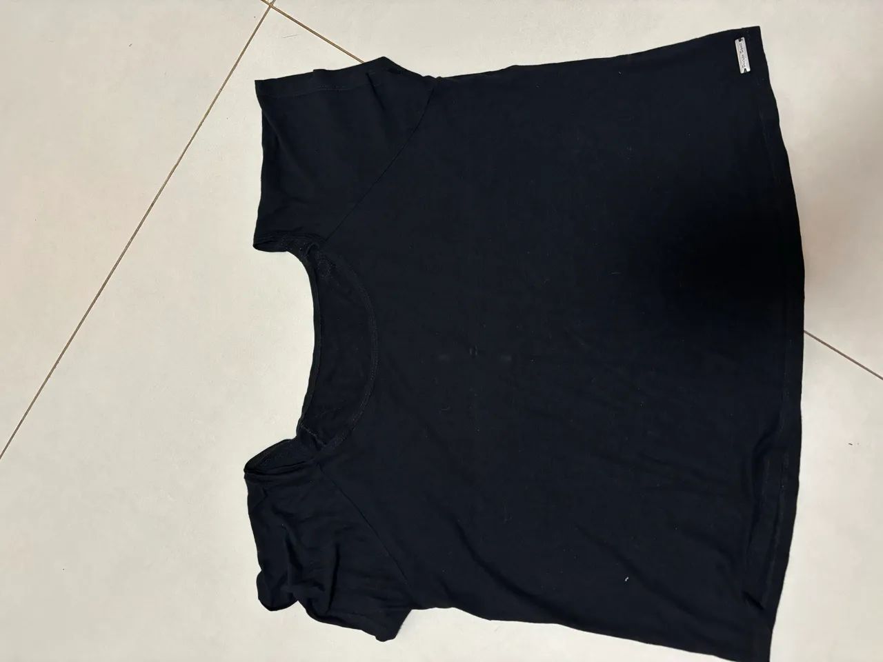 Blusa de ginástica preta larguinha manga curta  - Foto 3