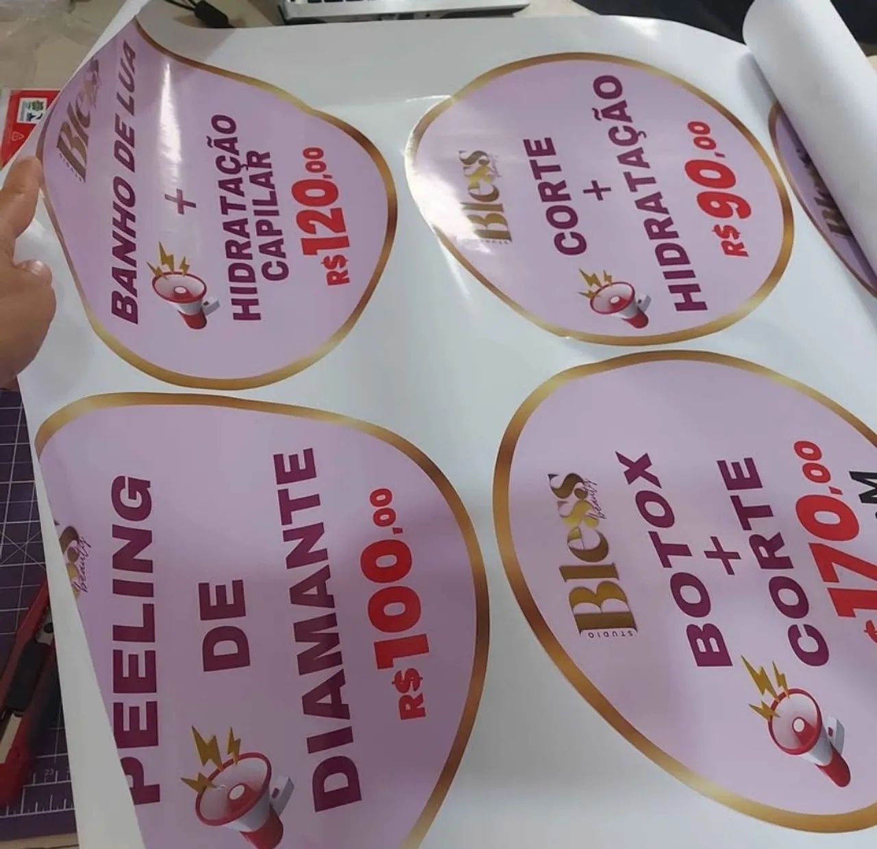 Adesivos e rótulos personalizados 