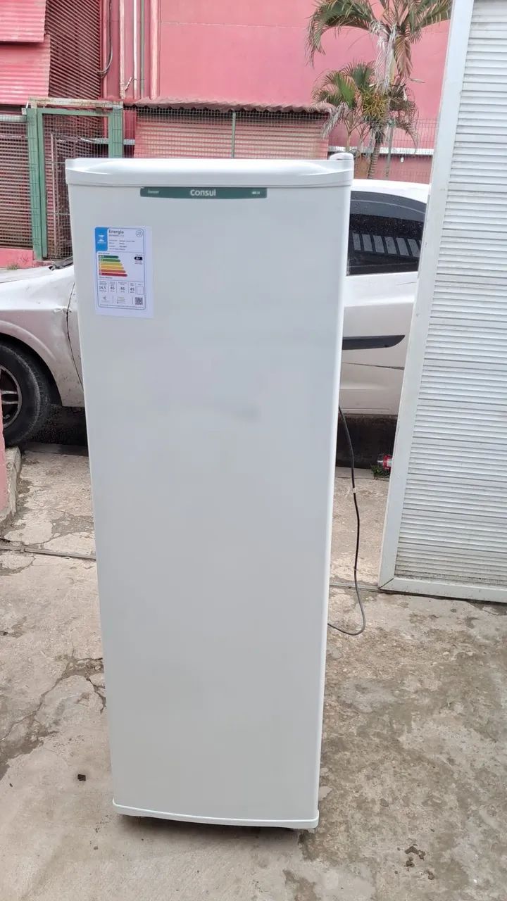 Freezer vertical top pegando tudo ok