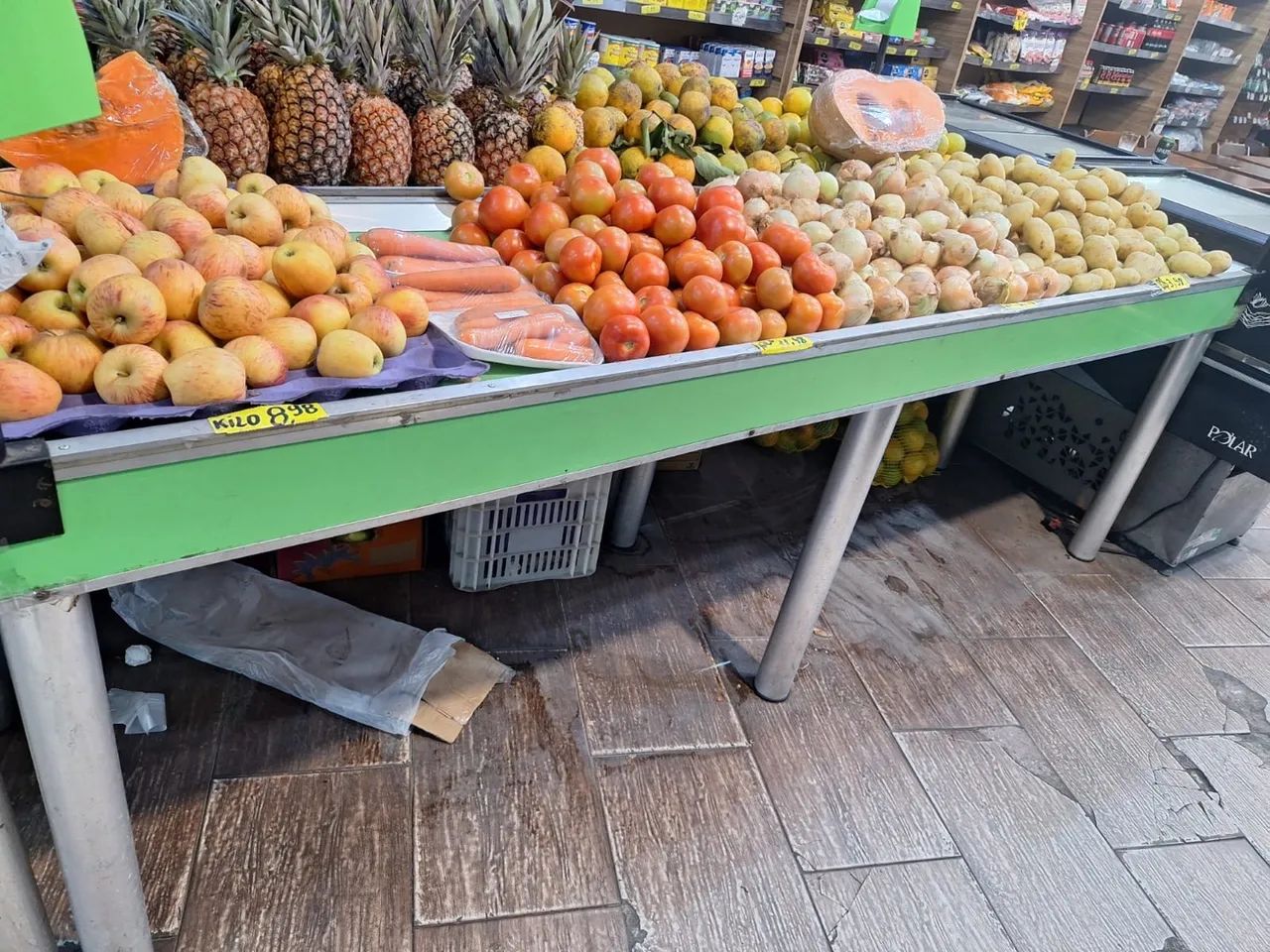 Bancadas e check-in pra hortifruti e mercado