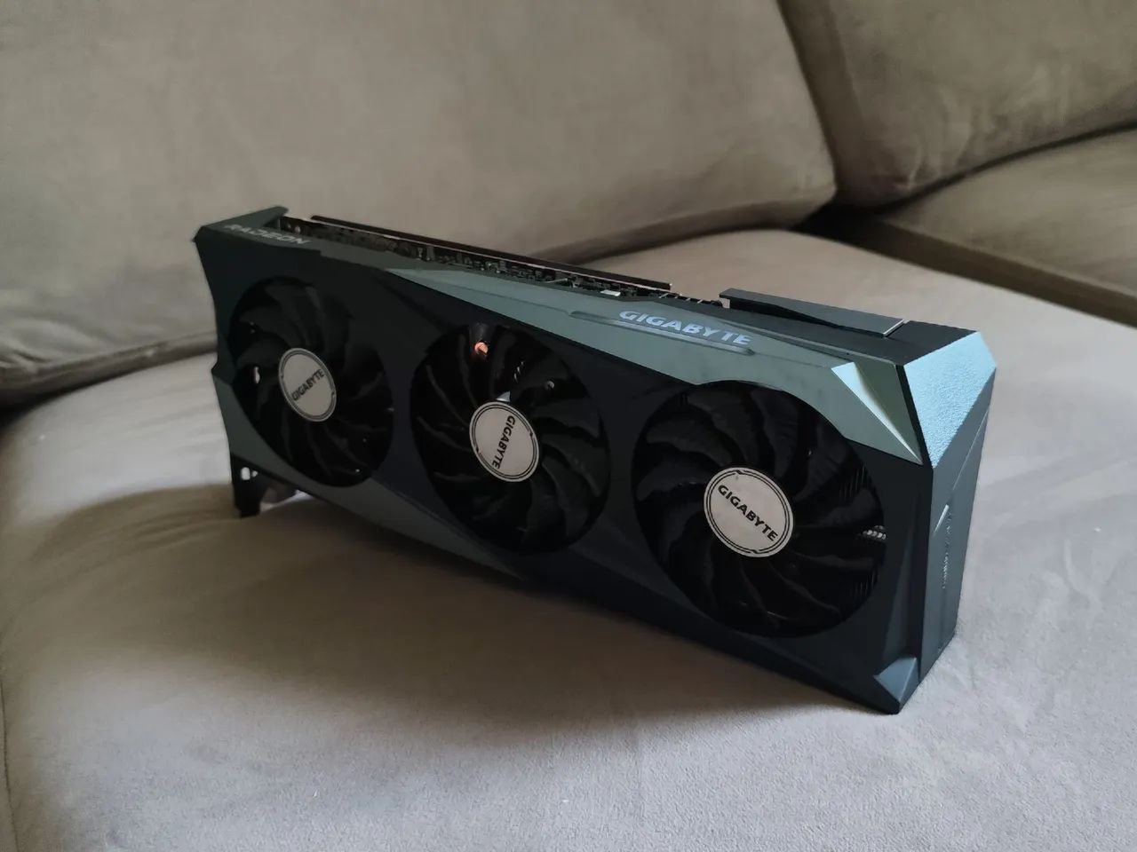 Rx7600 gigabyte triple fun 6 meses de uso  - Foto 4