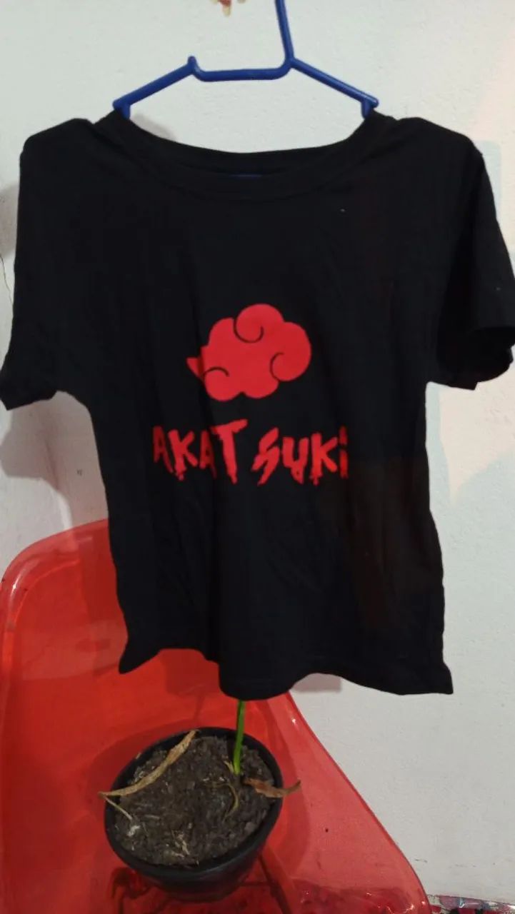 Blusa preta da Akatsuki de Naruto 