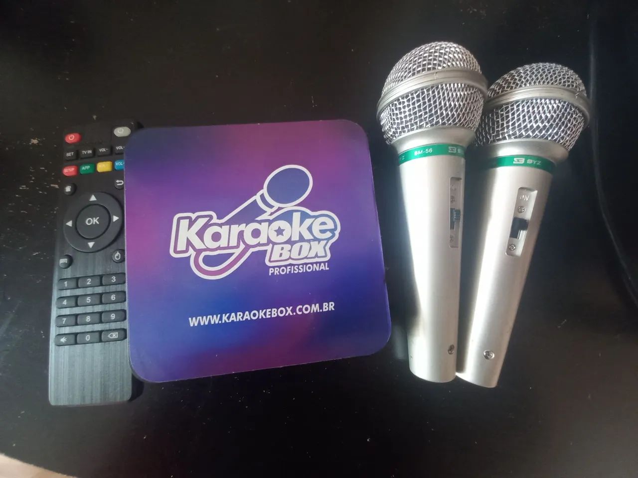 Karaoke e caixa de som
