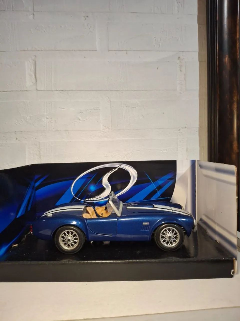 Miniatura de 1965 Shelby Cobra 427 1:24 - Foto 2