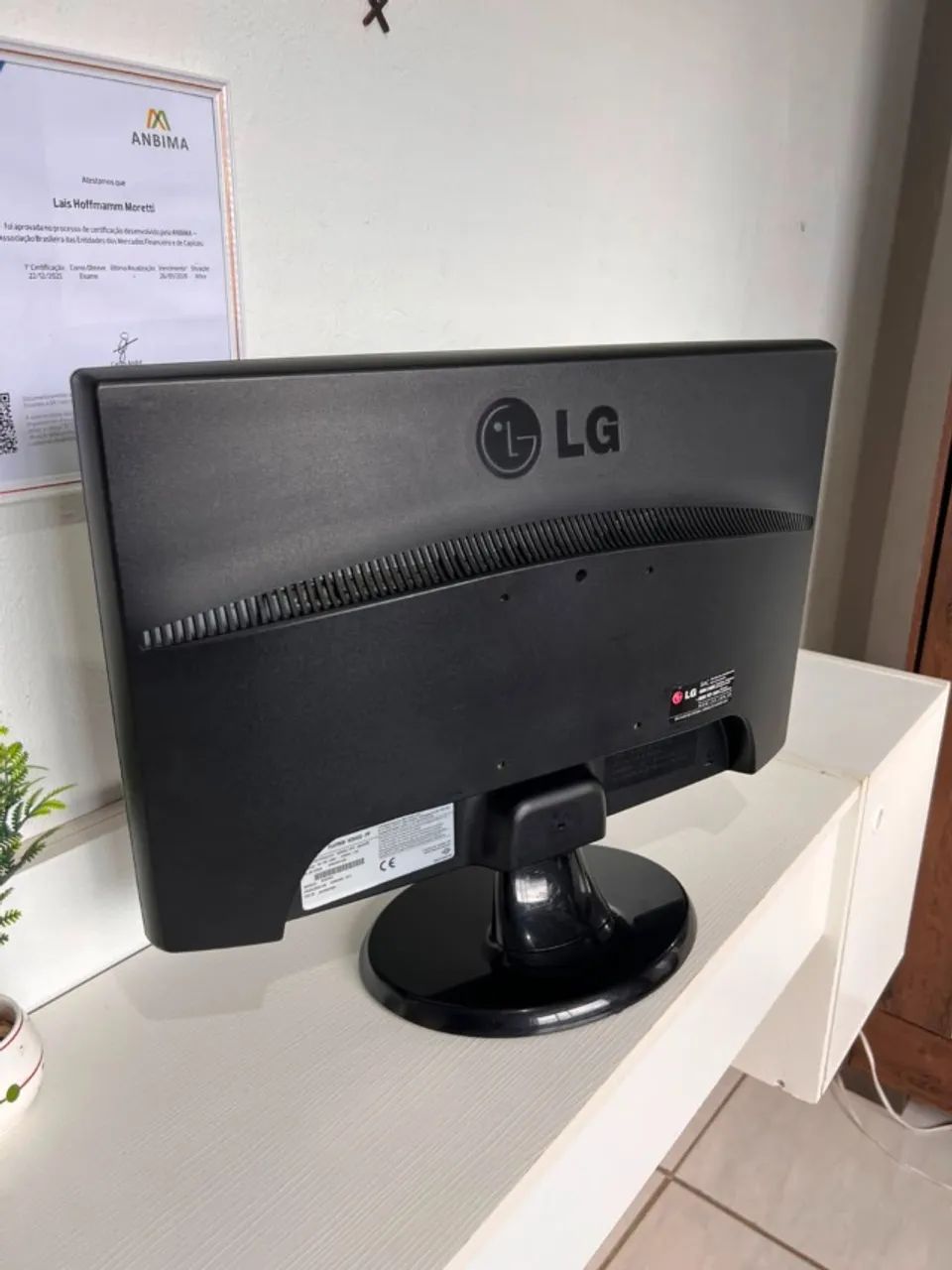 Monitor LG 20" - HD+ 1600px - Foto 3