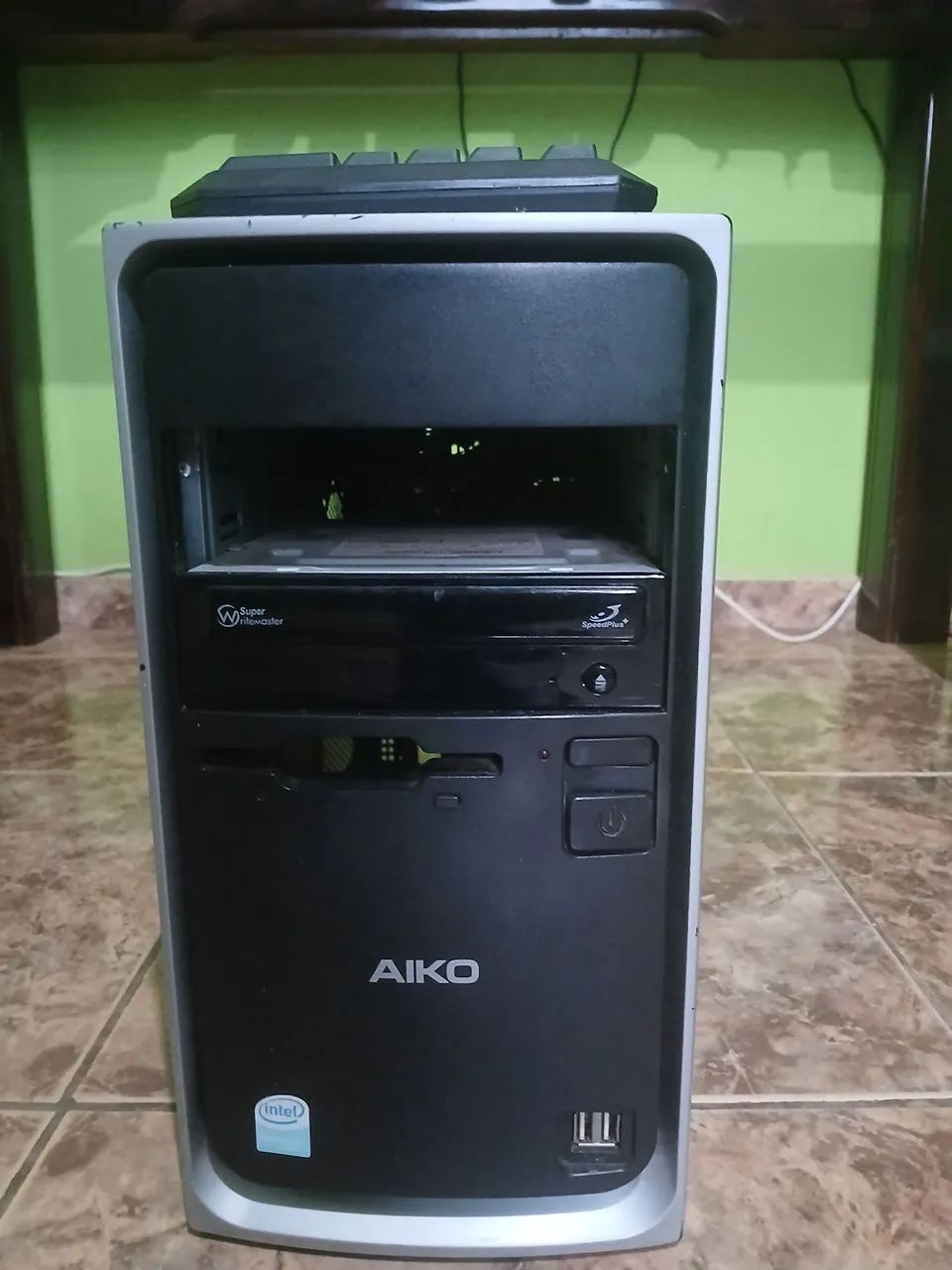 Computador positivo  usado com cabos de conexão  - Foto 5