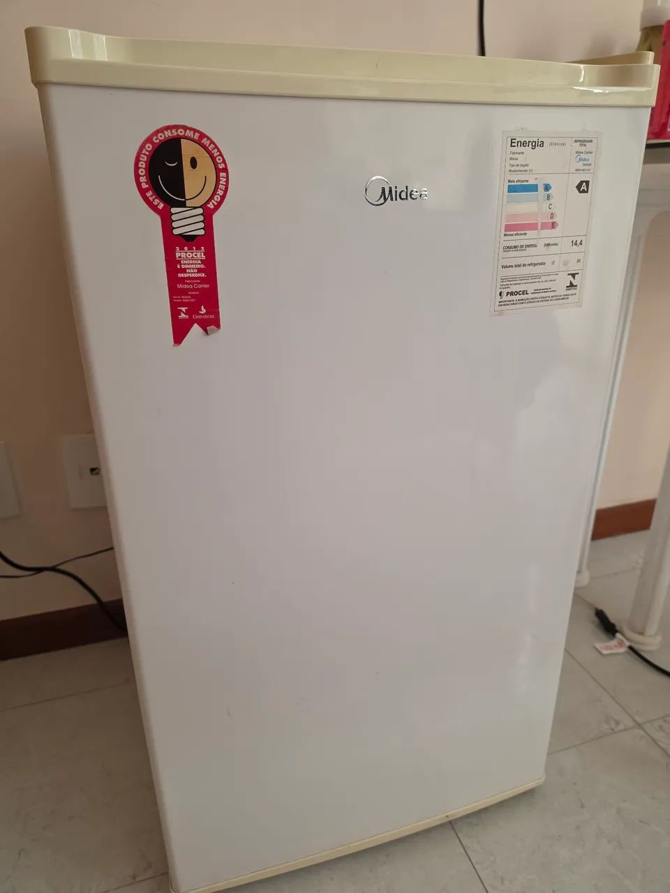 Frigobar Midea 127V