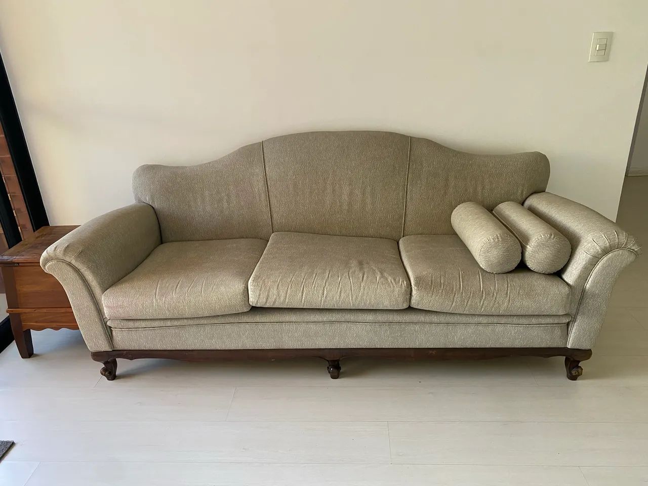 Sofá antigo 3 lugares 