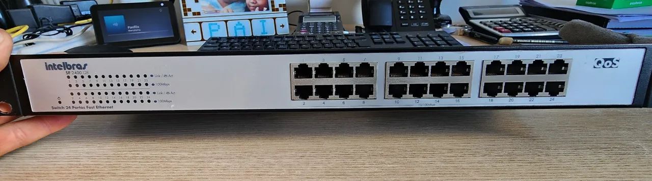 Switch 24 Portas Fast Ethernet Intelbras Sf 2400 Qr 10/100