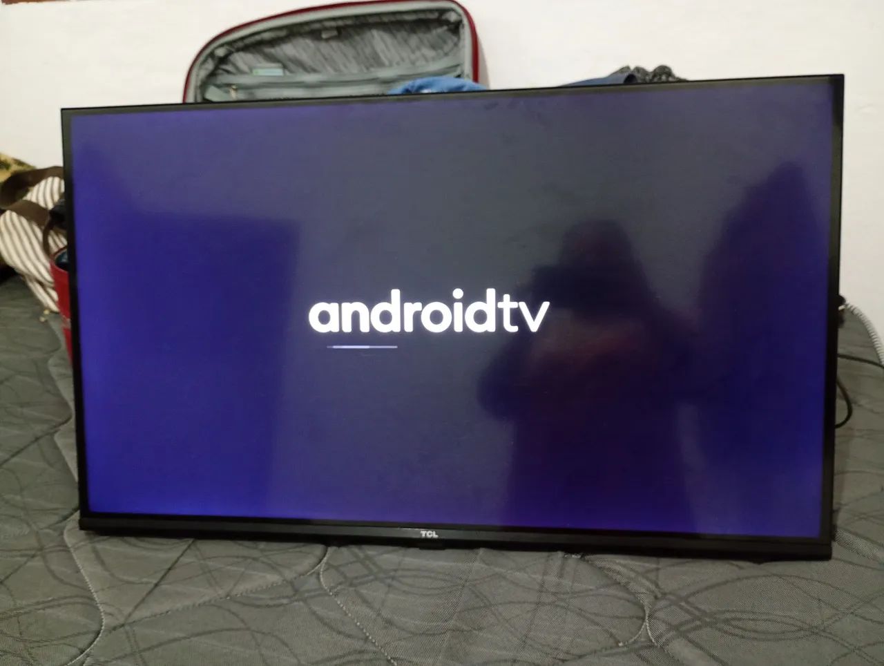 Vendo essa tv da TCL 32 polegadas smart Android  - Foto 2