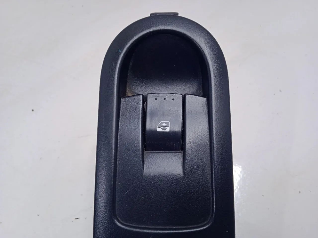 Botão Comando Direito Vidro Sandero Logan Duster 07 A 13 - Foto 6