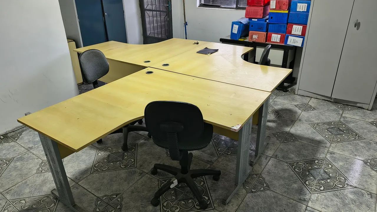 vendo conjunto de mesas e armários - Foto 2