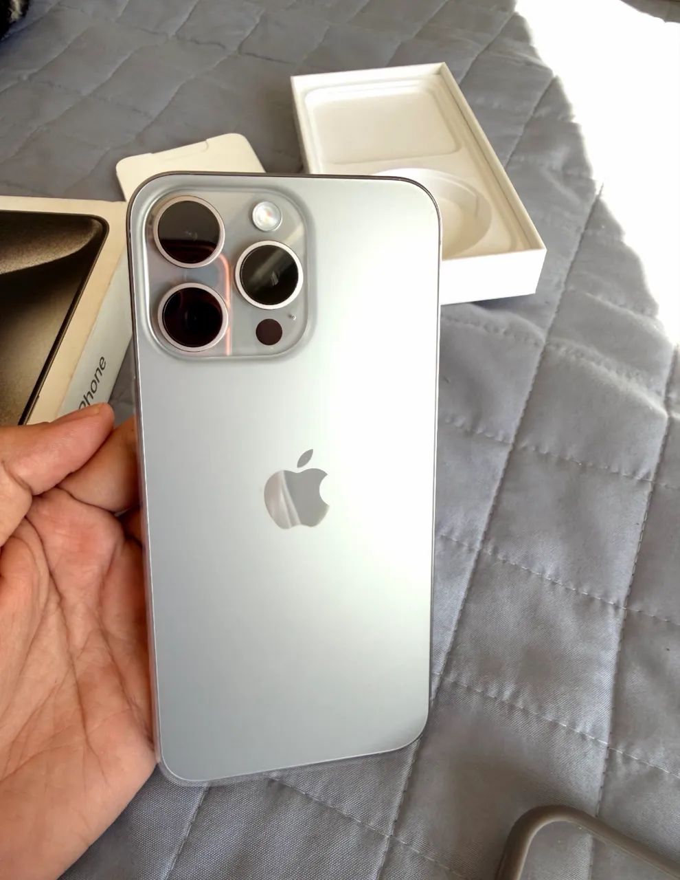 IPHONE 15 PRO MAX TITANIUM EM EXCELENTE ESTADO - Foto 3