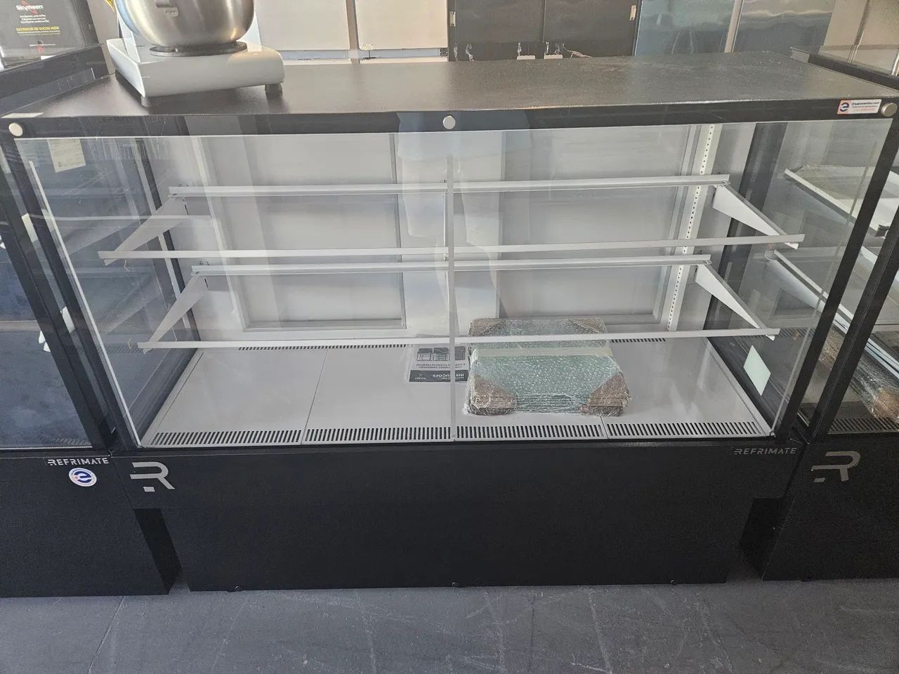vitrine refrigerada ar forçado 1,45m - nova