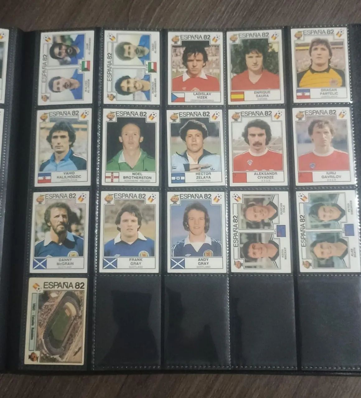 Figurinhas de 1982 e 1986  - Foto 5