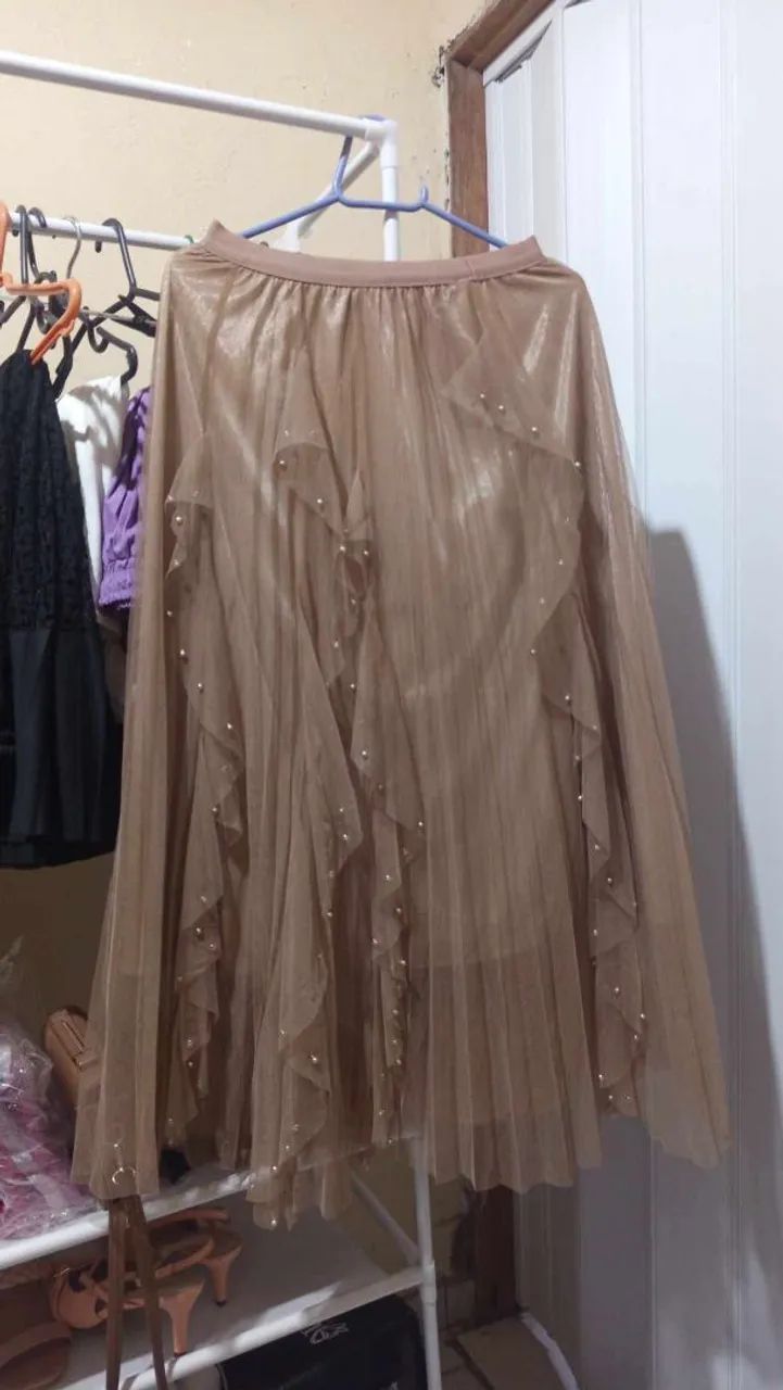 Saia na cor bege tulle