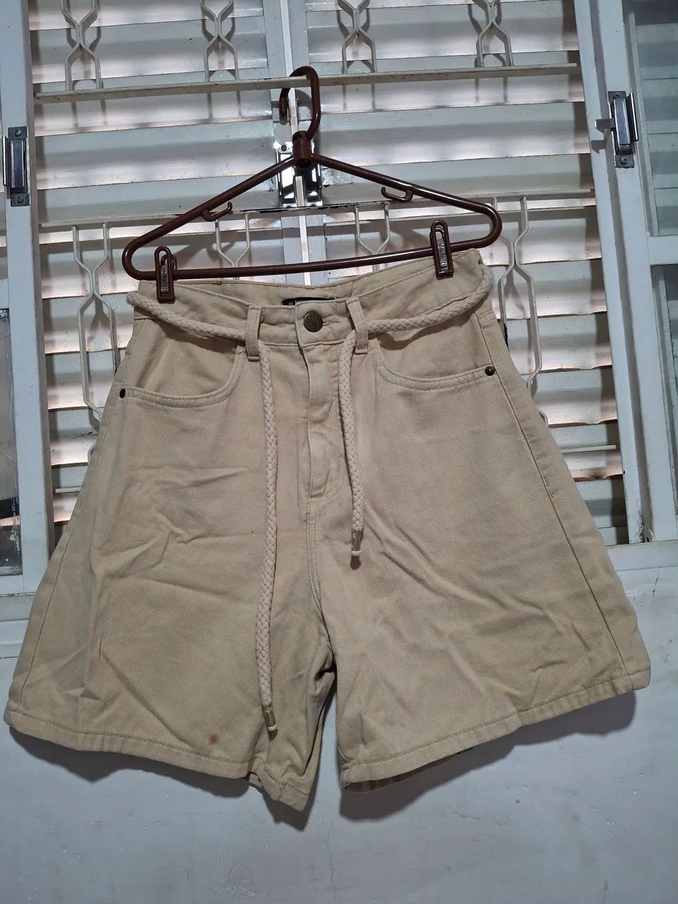 Vendo Shorts Jeans Feminino Creme