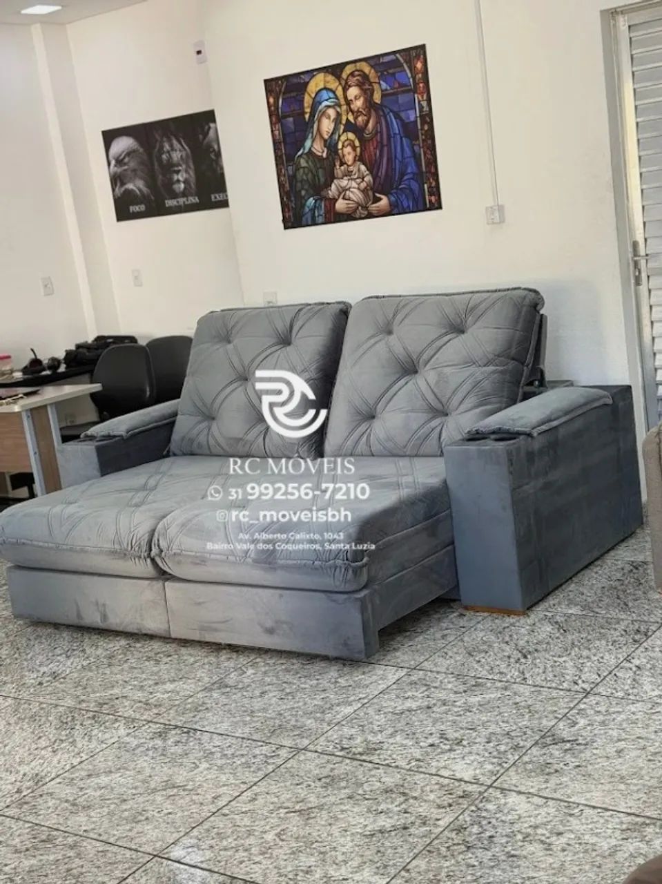 Sofá Retrátil Reclinável Cuiabá com Porta Copos D33 Molas Ensacadas | Qualidade Garantida - Foto 3