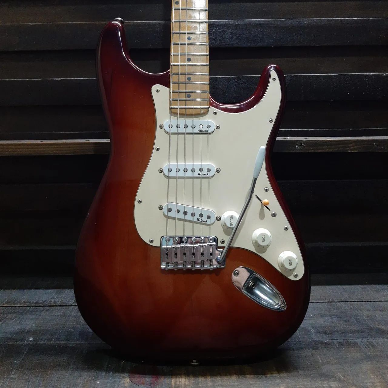 Guitarra Walczak 815