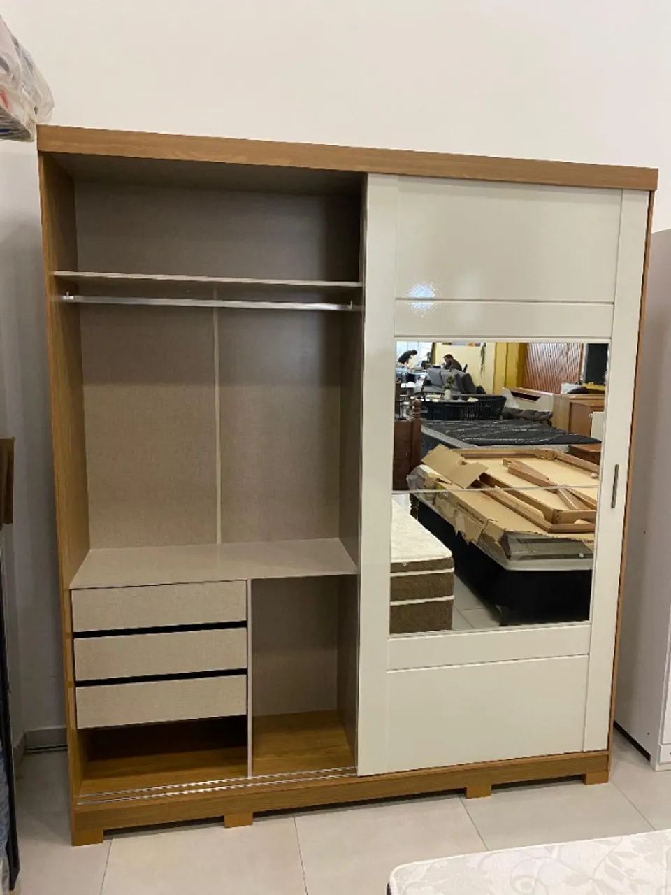 Guarda Roupa Verg com Espelho 2m - Foto 3