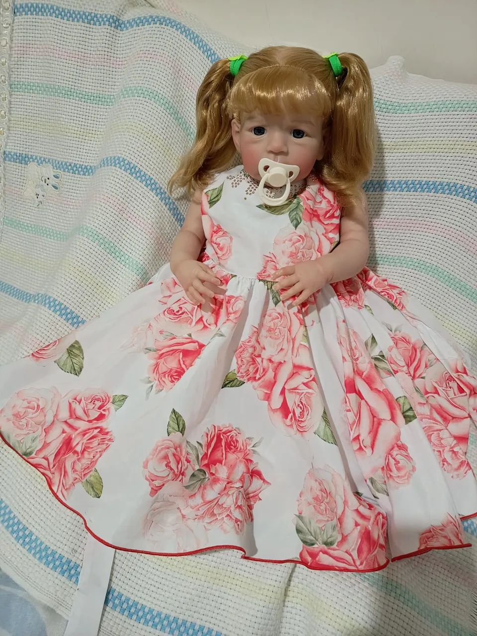 Bebê reborn 60 cm importada kit Sandie  - Foto 3
