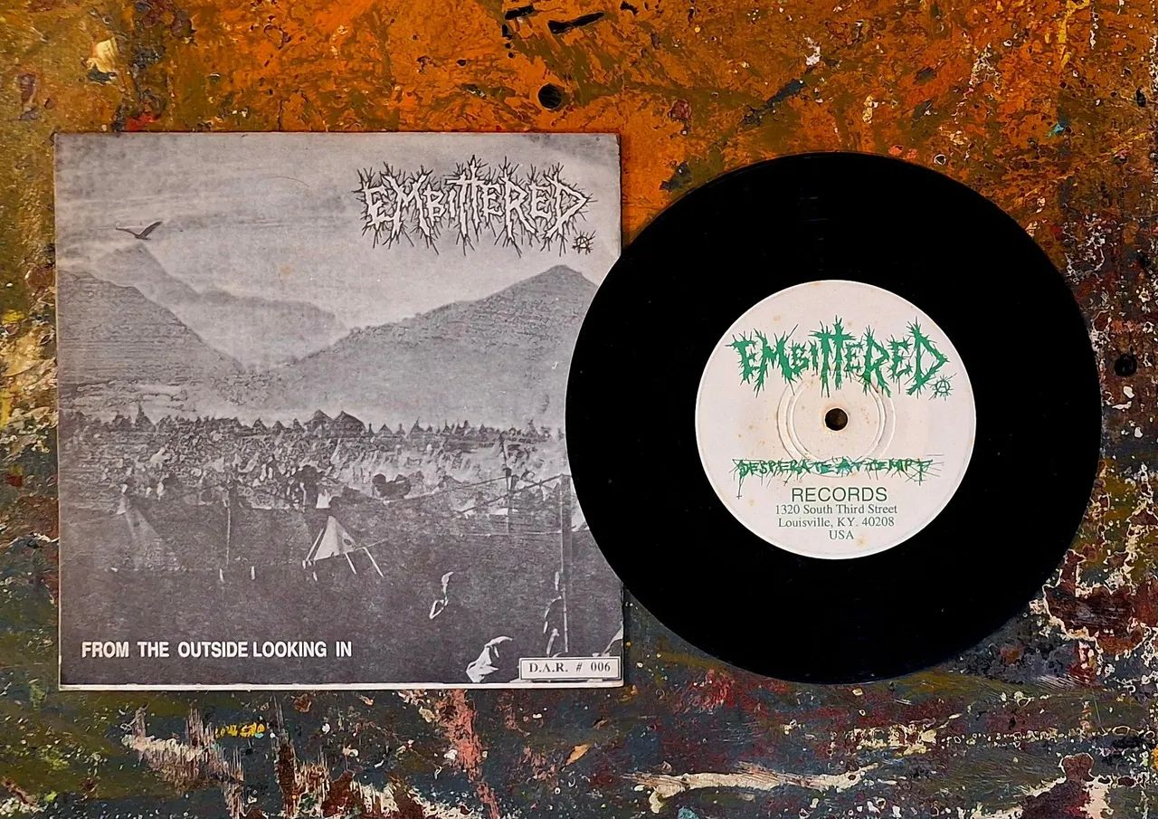 Hiatus e Embittered - Ep Split Hardcore Crust, Ratos de Porão  - Foto 2