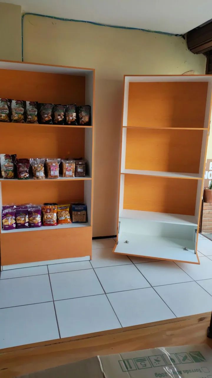 Estante modular com maleiro 