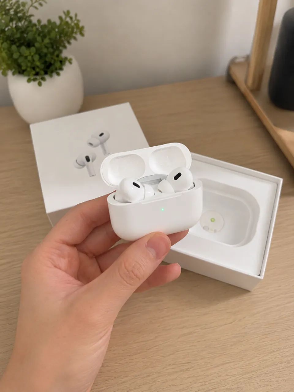 AirPods Pro 2 com Caixa e Acessórios - Foto 2