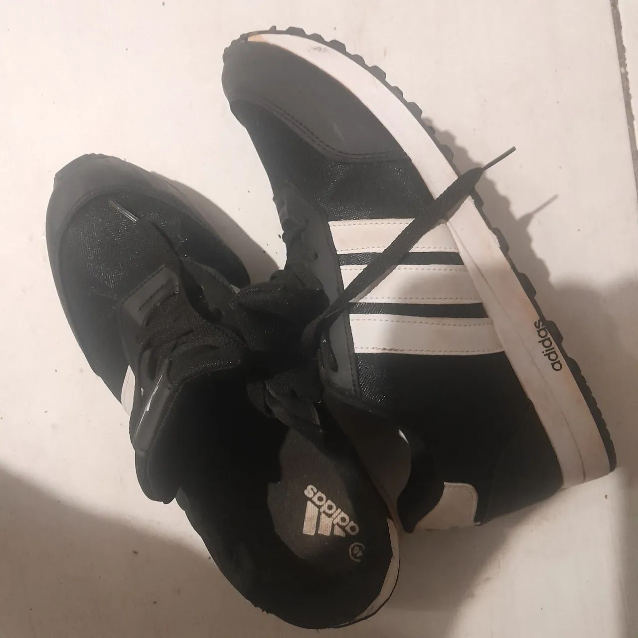 Tenis adidas