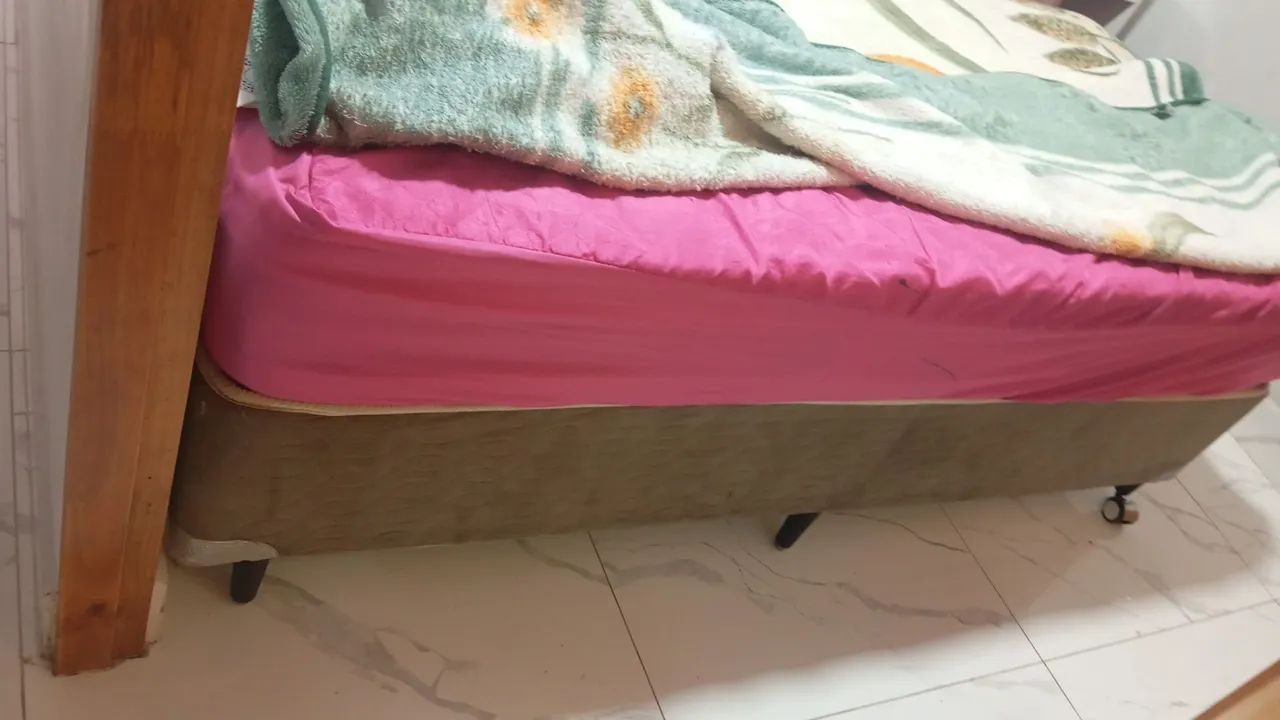 Cama box marca castor sem o colchão  - Foto 2