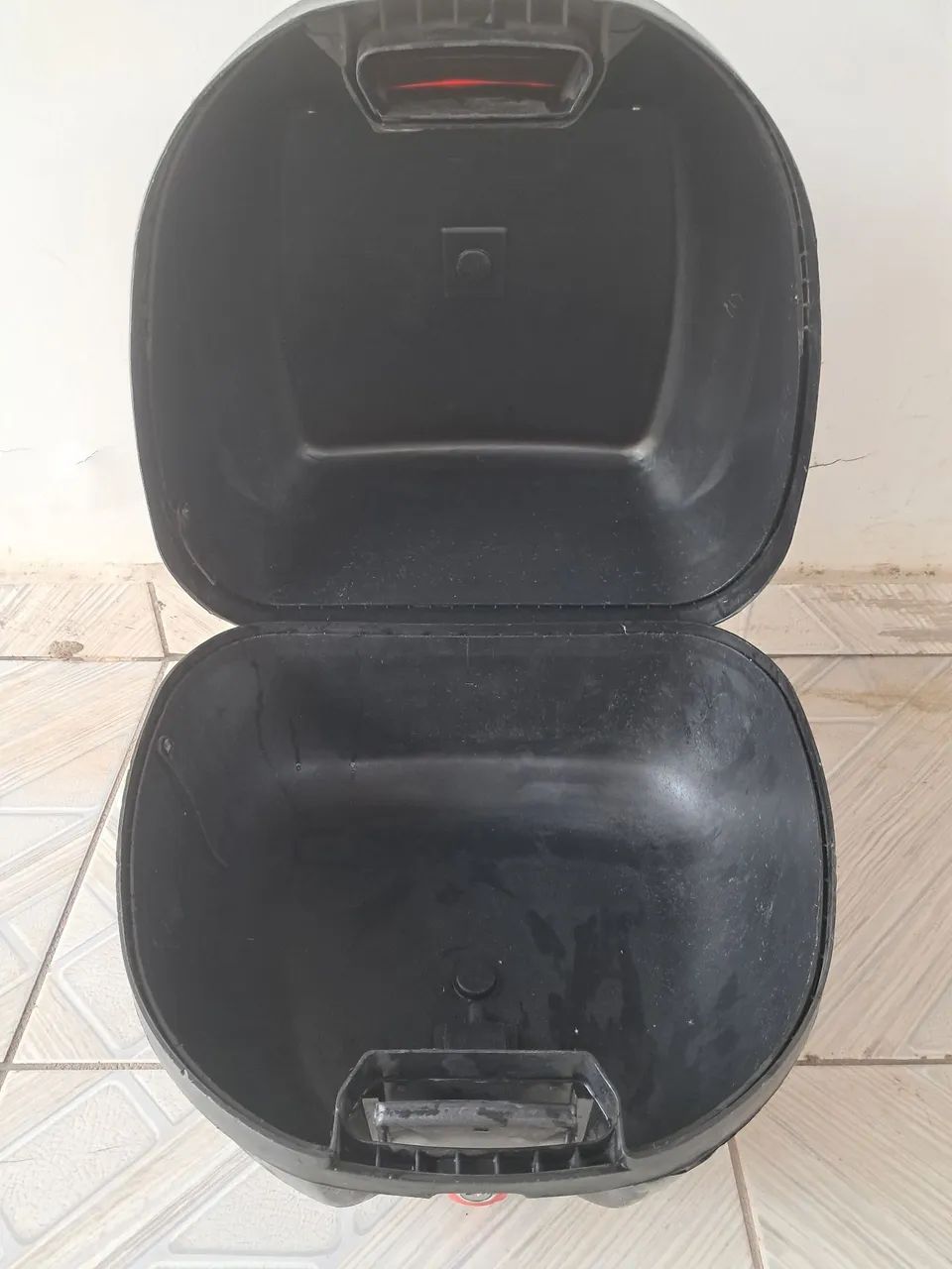  Baú para moto - 28 lts - Foto 3