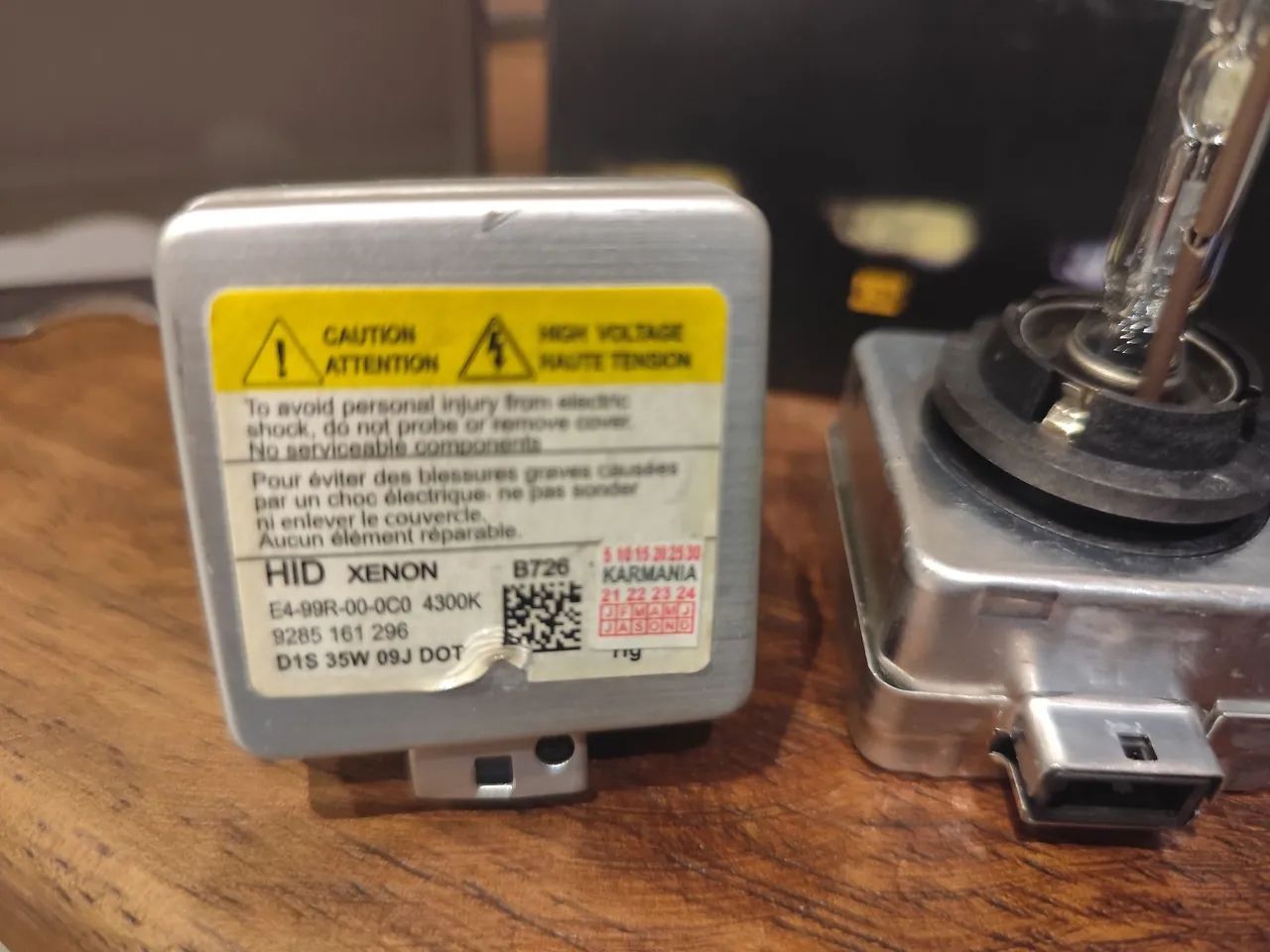 Lâmpada farol Citroen C4 Hatch 2010 xenon