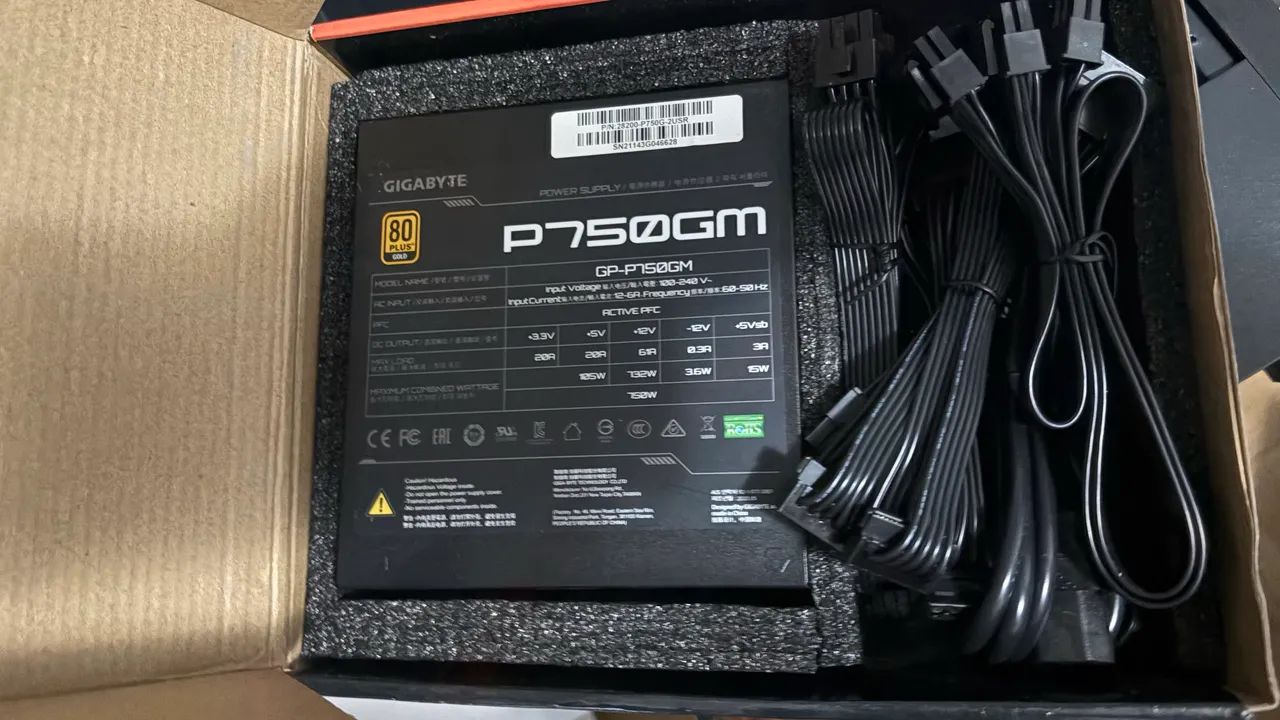 Fonte gigabyte 750w modular