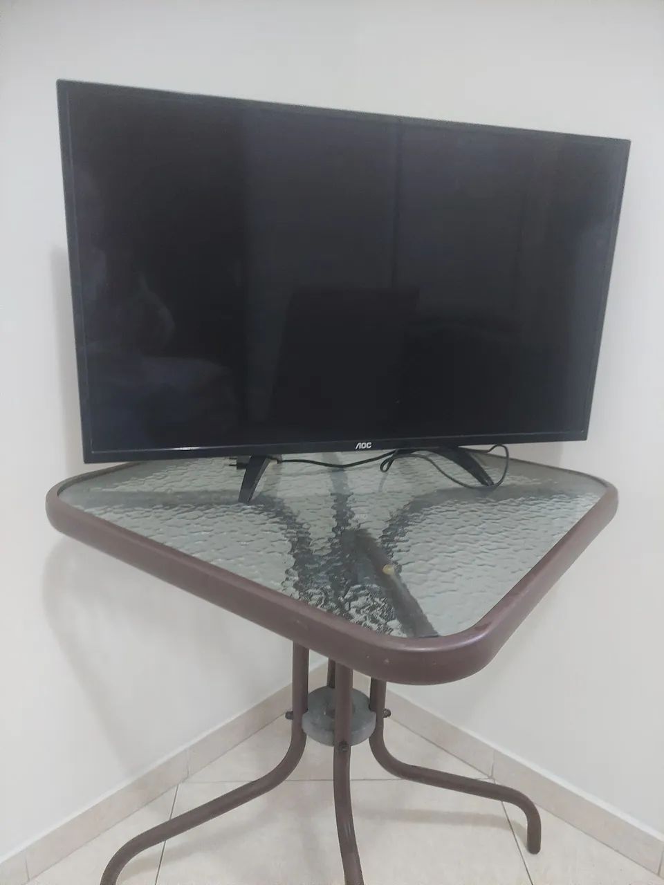 TV AOC 32 POLEGADAS (Não  é  Smart)