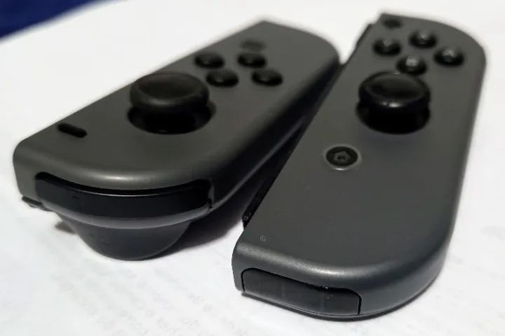 Joy Con direito Nintendo Switch cinza e esquerdo brinde joycon joy-cons controle pro - Foto 5