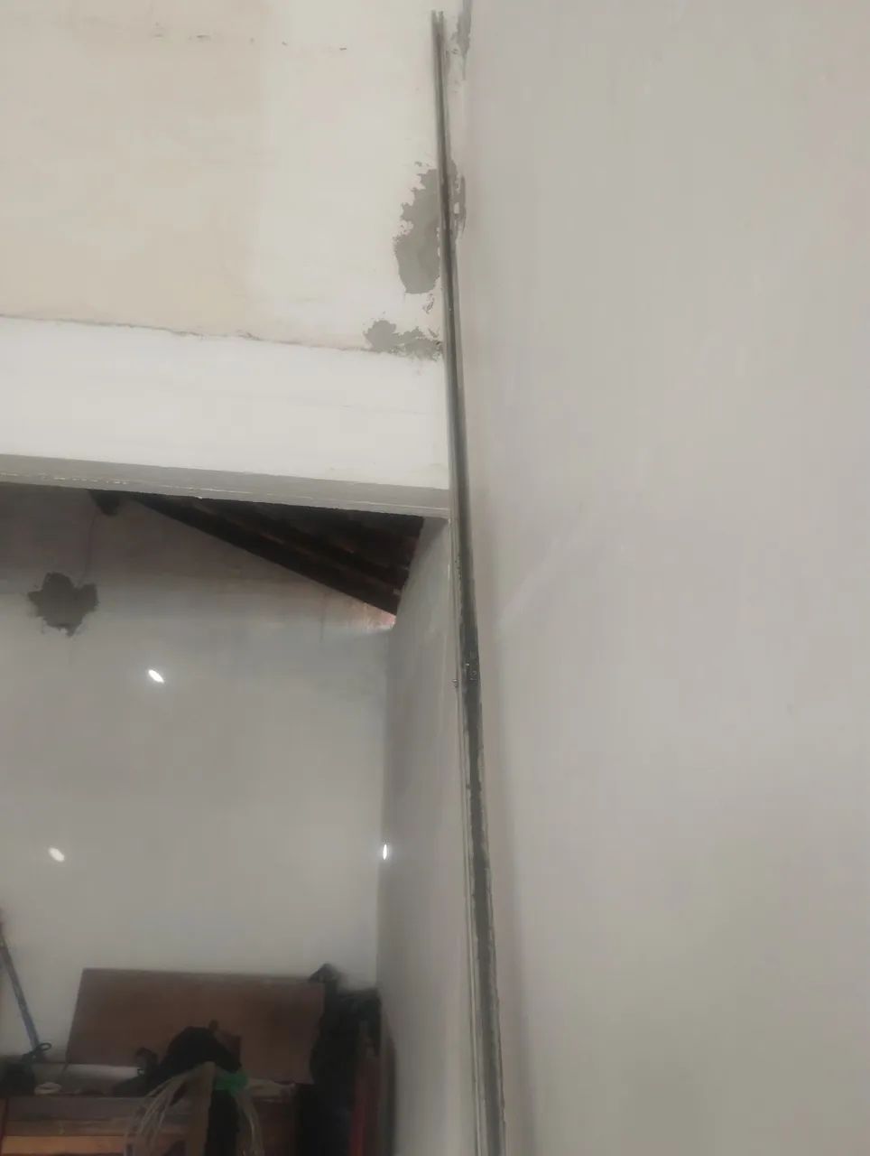 Vendo perfil de alumínio c/ calha 4,27 MTS. usado