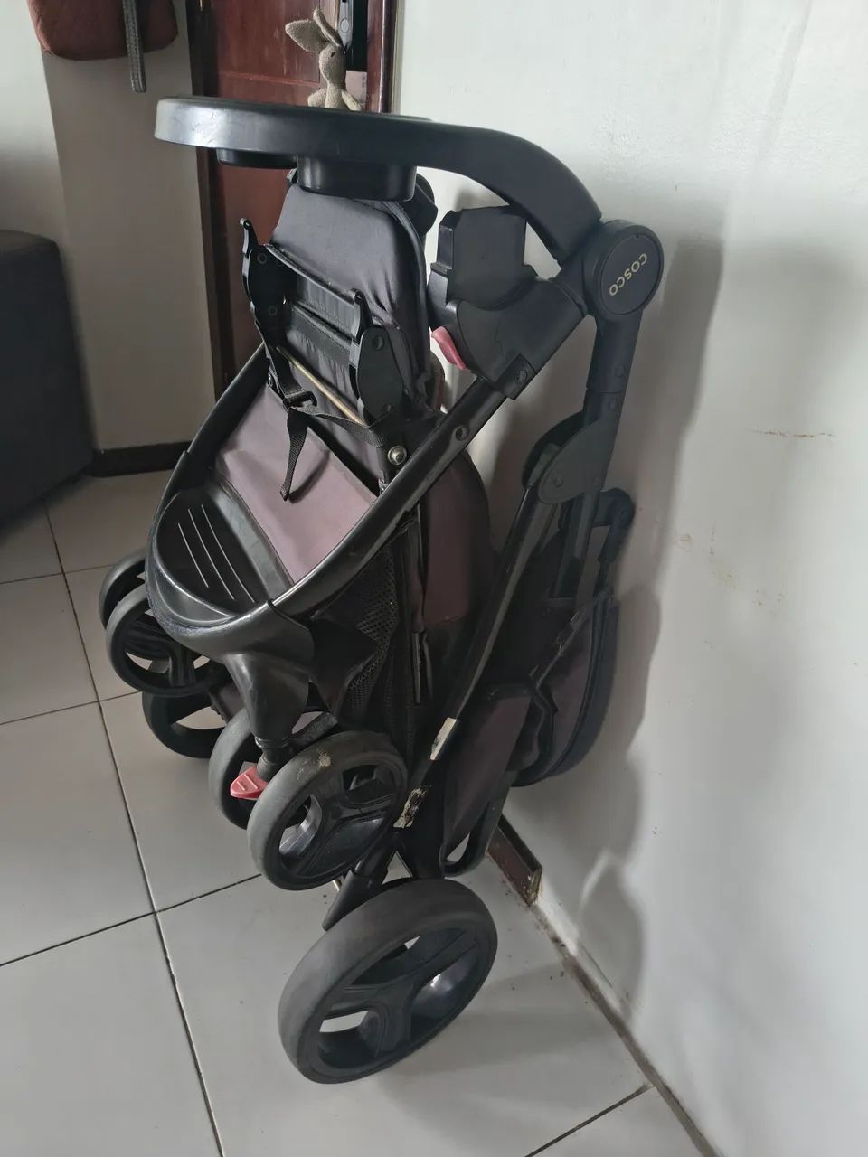 Carrinho de bebê com bebê conforto  - Foto 3