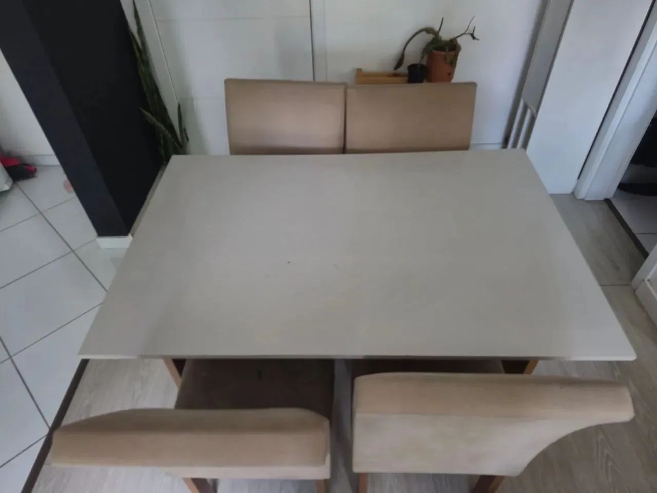 Jogo de mesa com 4 cadeiras  - Foto 3
