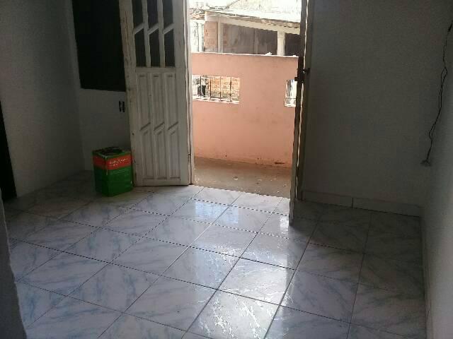 Aluga-se esta casa na av san martin fonte do capim - Foto 6