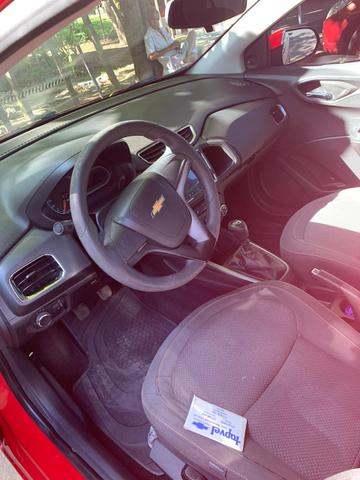 Vendo/troco/financio lindo onix 2014/ 1.0 completo - Foto 8