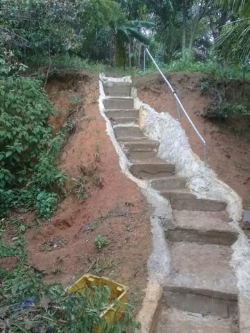 Vendo imóvel com duas casas e amplo terreno em Austin - Nova Iguaçu - Foto 17