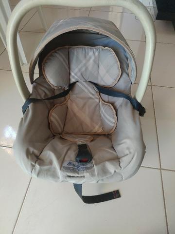 Bebê conforto conservado