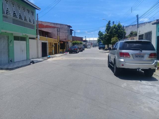 2 casas sendo duplex com entradas individuais