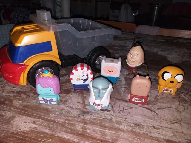 Carrinhos e bonecos - Foto 3